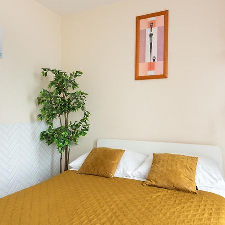 Cozy Modern Apartment Astoria Magic Orange Old Town Krasków Exterior foto